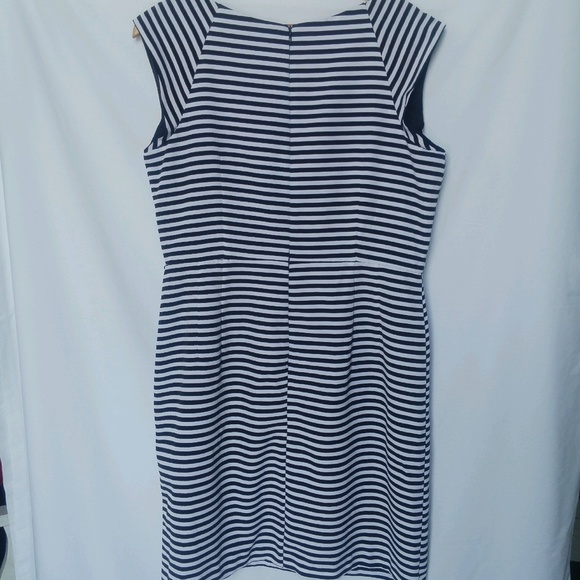 Size 16, Worthington dress, black & white stripped - Picture 5 of 11